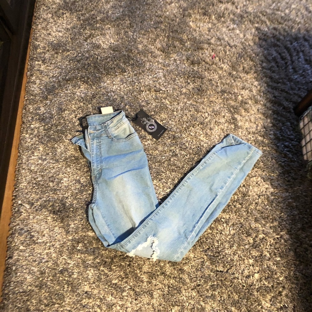 High waisted light wash jeans